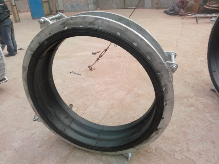 管道安裝C2F雙法蘭傳力接頭型號(hào)規(guī)格的補(bǔ)償量耐天氣自然變化可自動(dòng)延伸